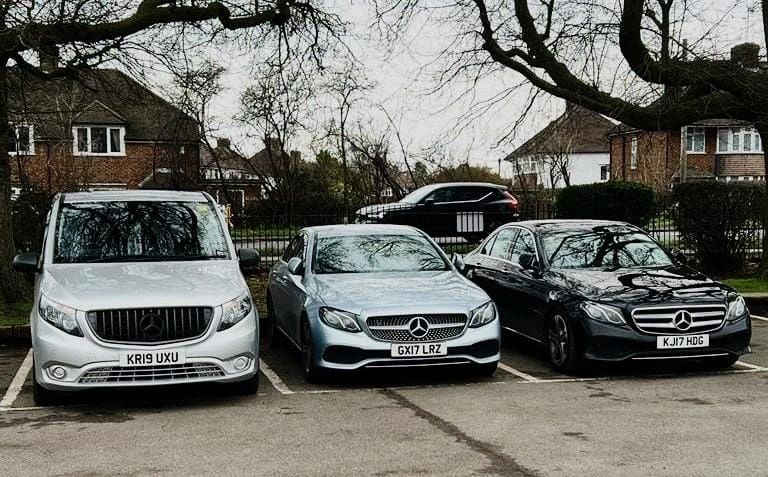 Private hire taxi transfer to Heathrow Airport from West Sussex